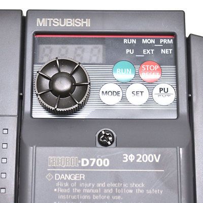Biến tần Mitsubishi D700