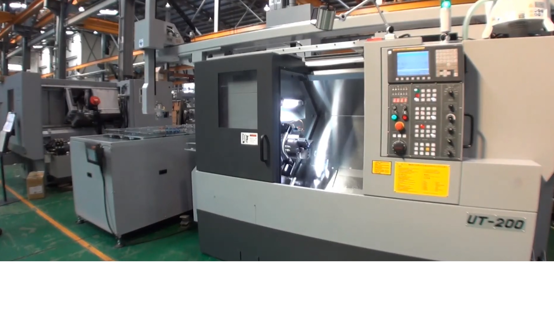 Robot gắp phôi kết hợp máy CNC